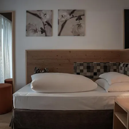 The Laurin Small & Charming Hotel Selva di Val Gardena Exterior photo
