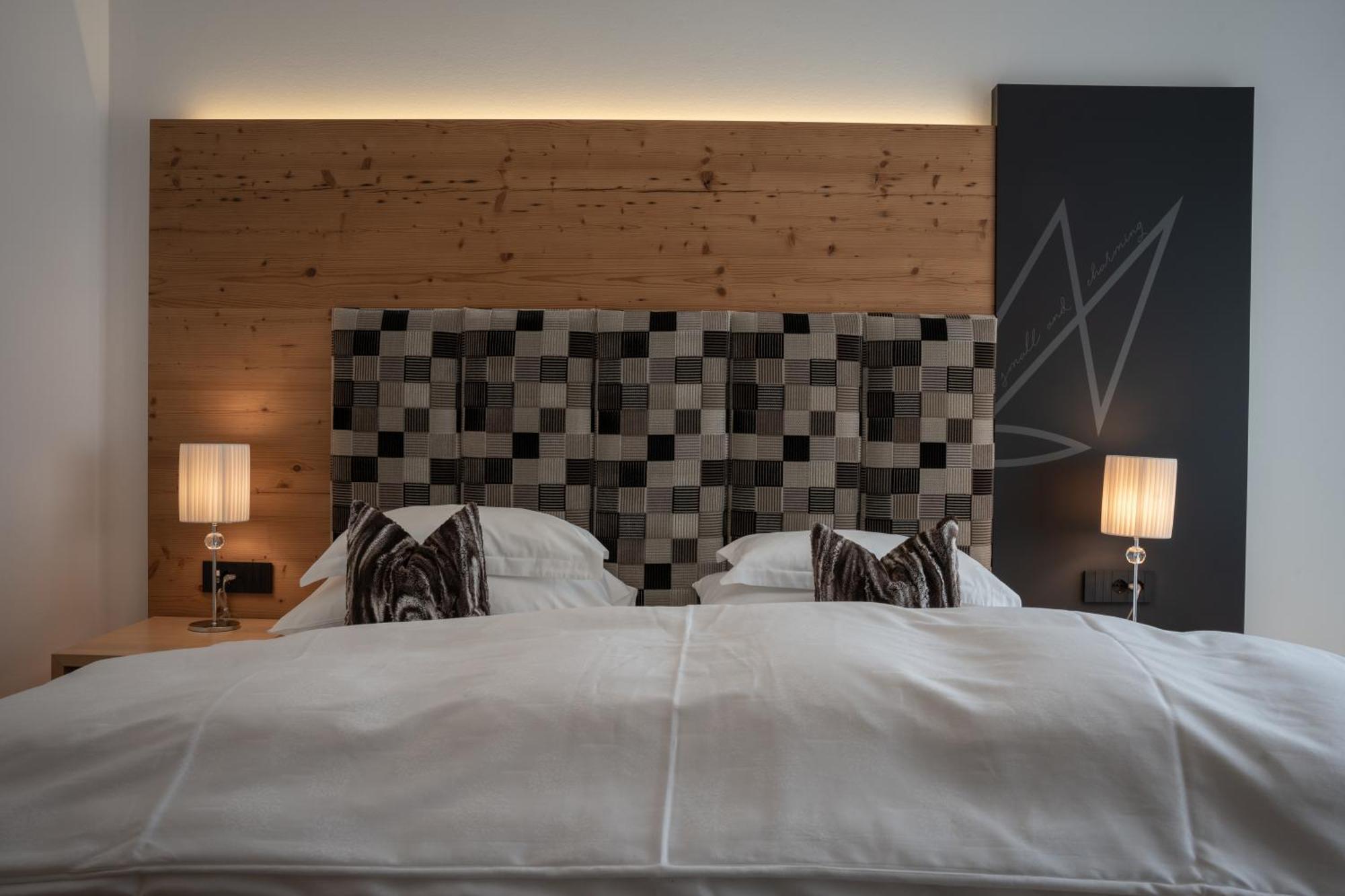 The Laurin Small & Charming 4*