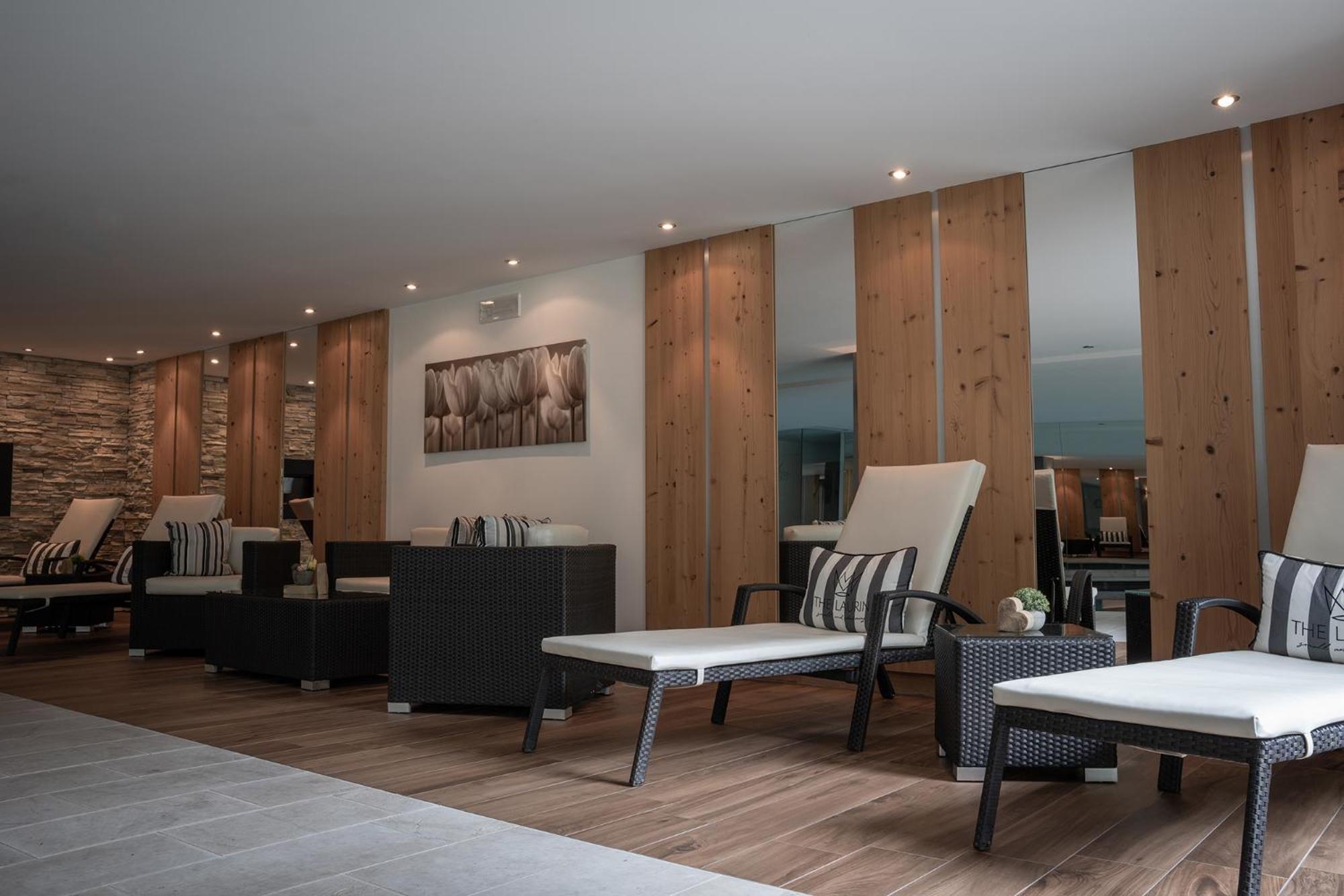 The Laurin Small & Charming 4*