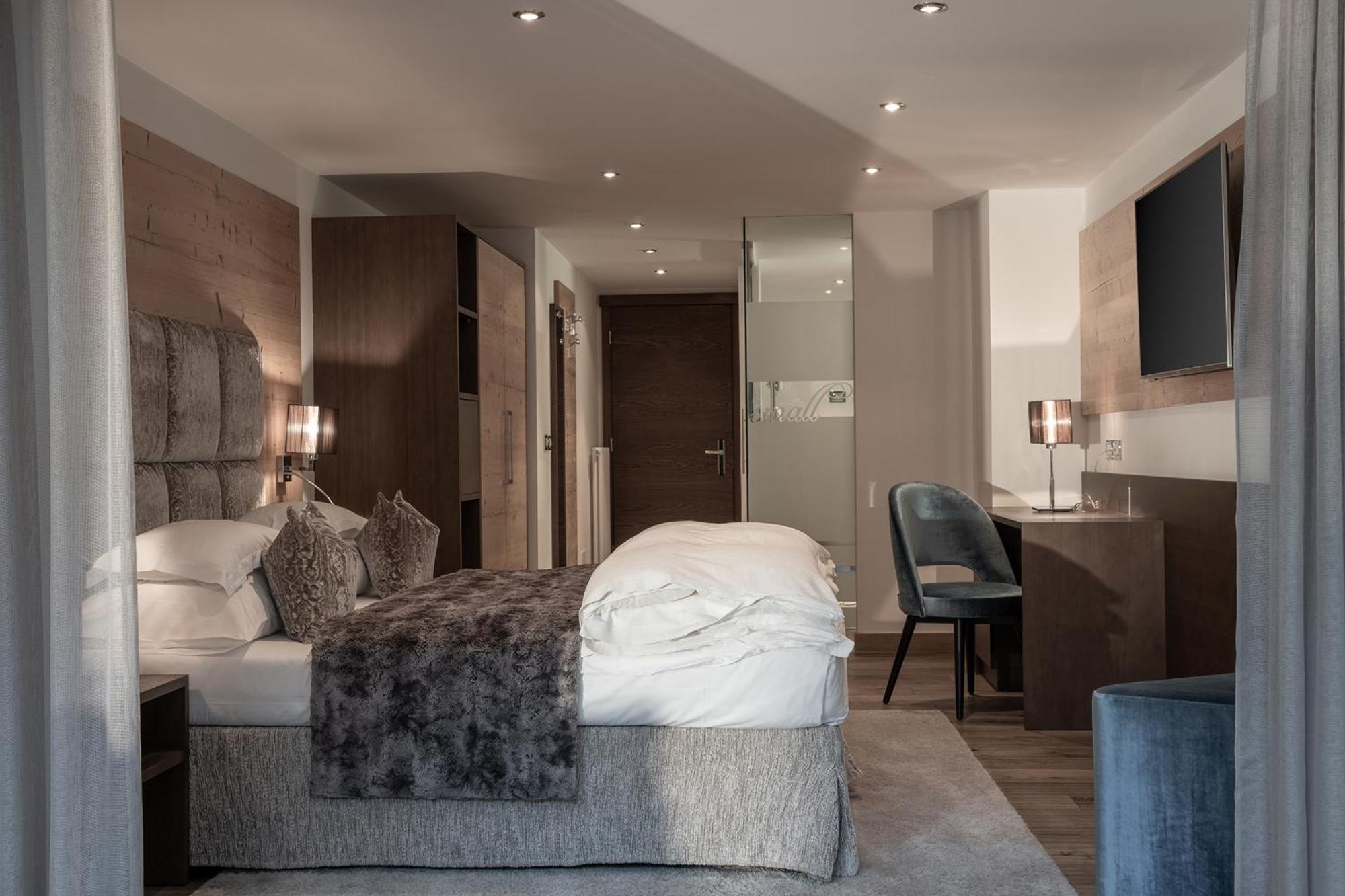 The Laurin Small & Charming Hotel